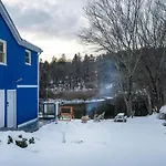 Poconos 2Bd - Peaceful Lakeside Retreat!
